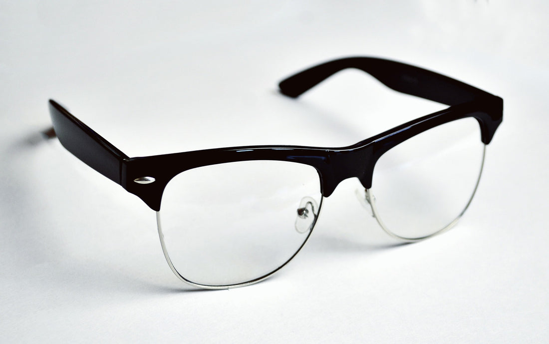 Top 5 Benefits of Purchasing Prescription Eyeglasses Online