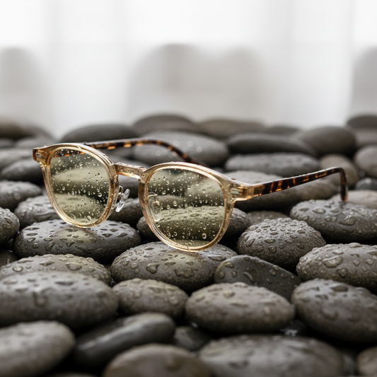 Gail Blue Light Blue Light Lens Glasses Lifestyle Shot